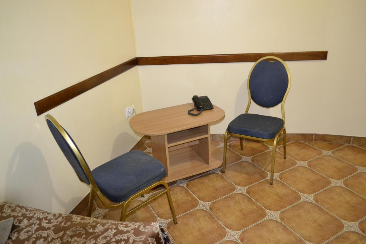 Hotel Rava-Ruska Ngoại thất bức ảnh