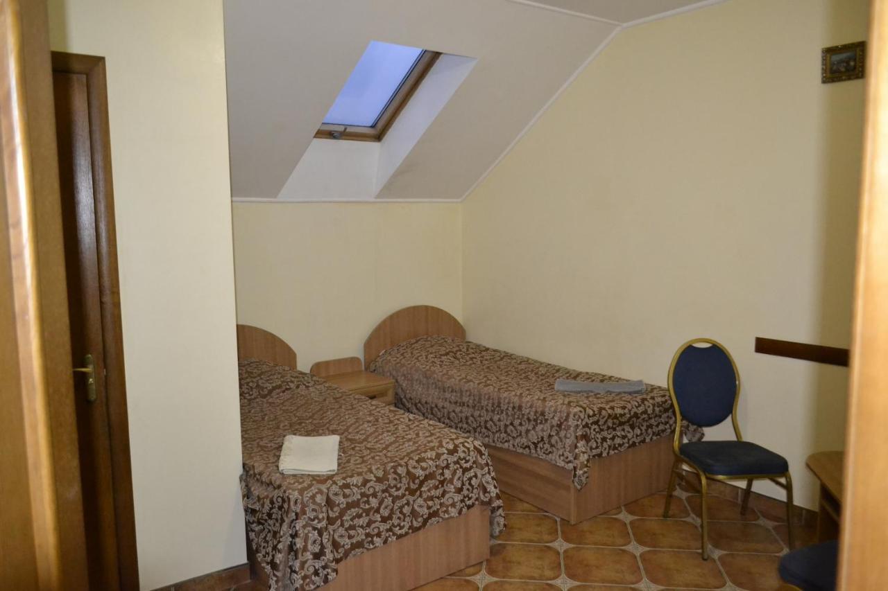 Hotel Rava-Ruska Ngoại thất bức ảnh