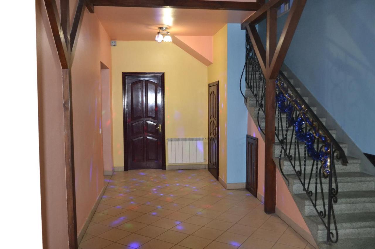 Hotel Rava-Ruska Ngoại thất bức ảnh